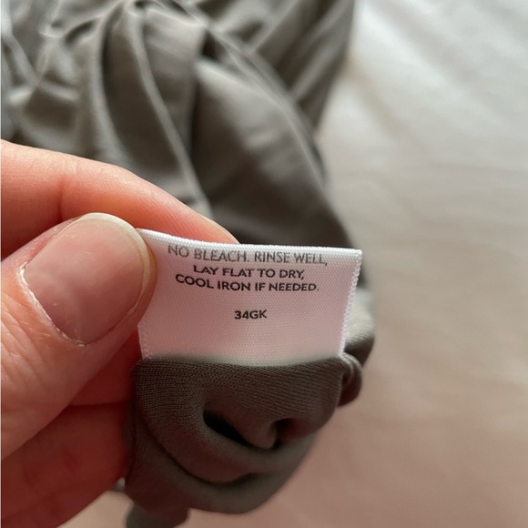 Eileen Fisher 100% Silk Double Layer Crop Pant in Fawn Size Large - Picture 9 of 9